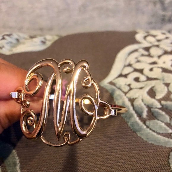 What letter do you need? Monogram Initial Bracelet in Gold or Silver-Boutique - Picture 8 of 12